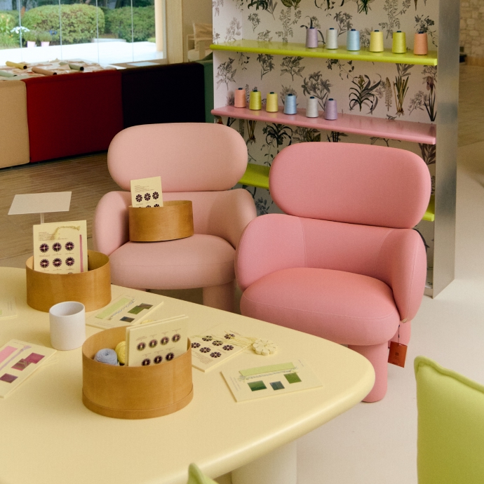 A room for sensing nature With 블루메미술관